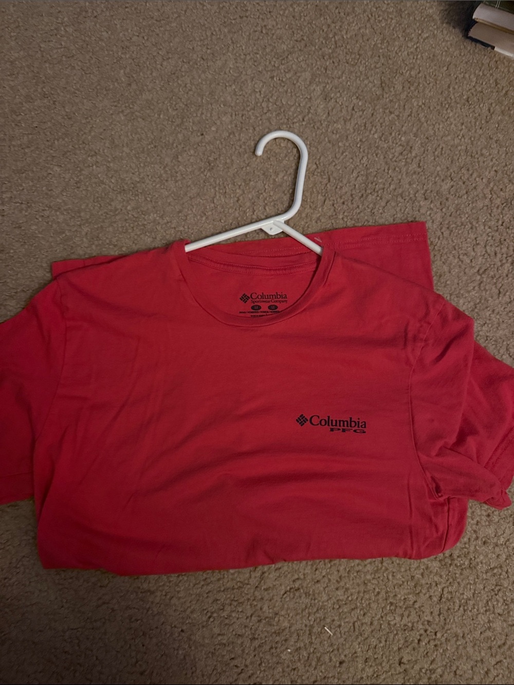 Columbia Mens’ Short Sleeve T-Shirt in Red